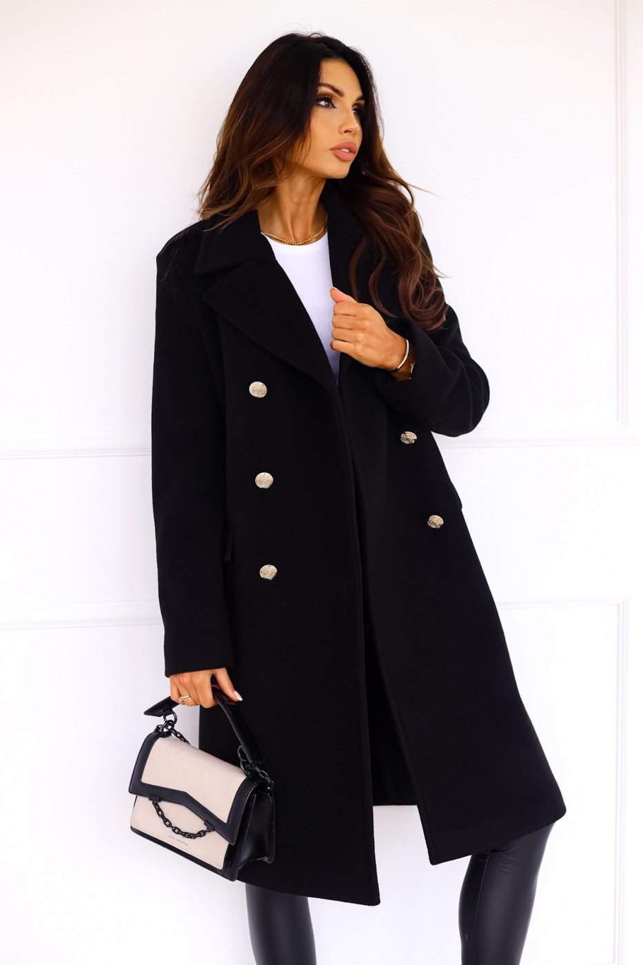 Manteau femme long à boutons coupe élégante en laine mélangée usage urbain