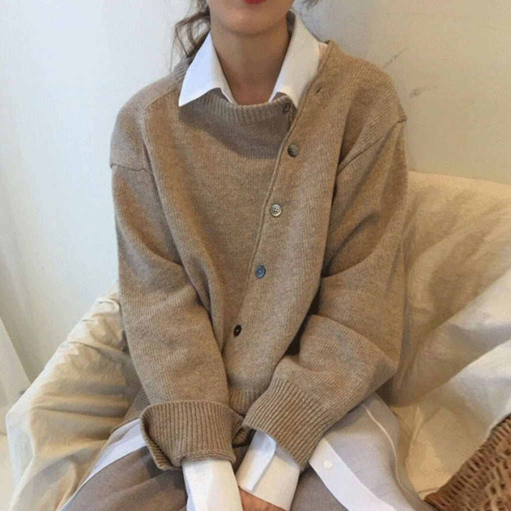 Cardigan Femme à Boutons Asymétriques – Élégance Décontractée