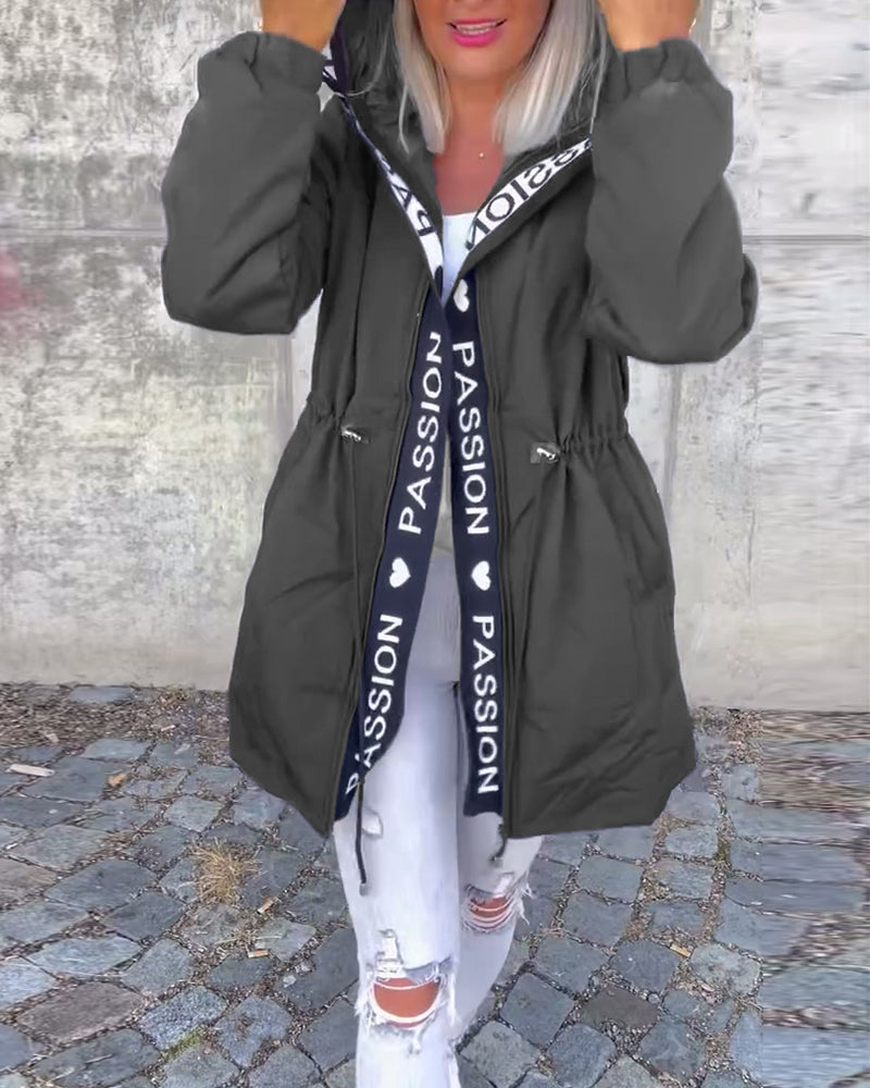 Trench-coat long à capuche femme – Léger, coupe ample, style moderne