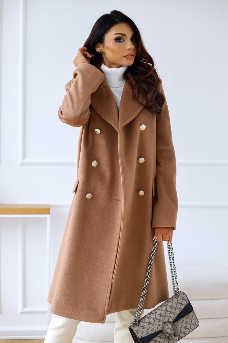 Manteau femme long à boutons coupe élégante en laine mélangée usage urbain