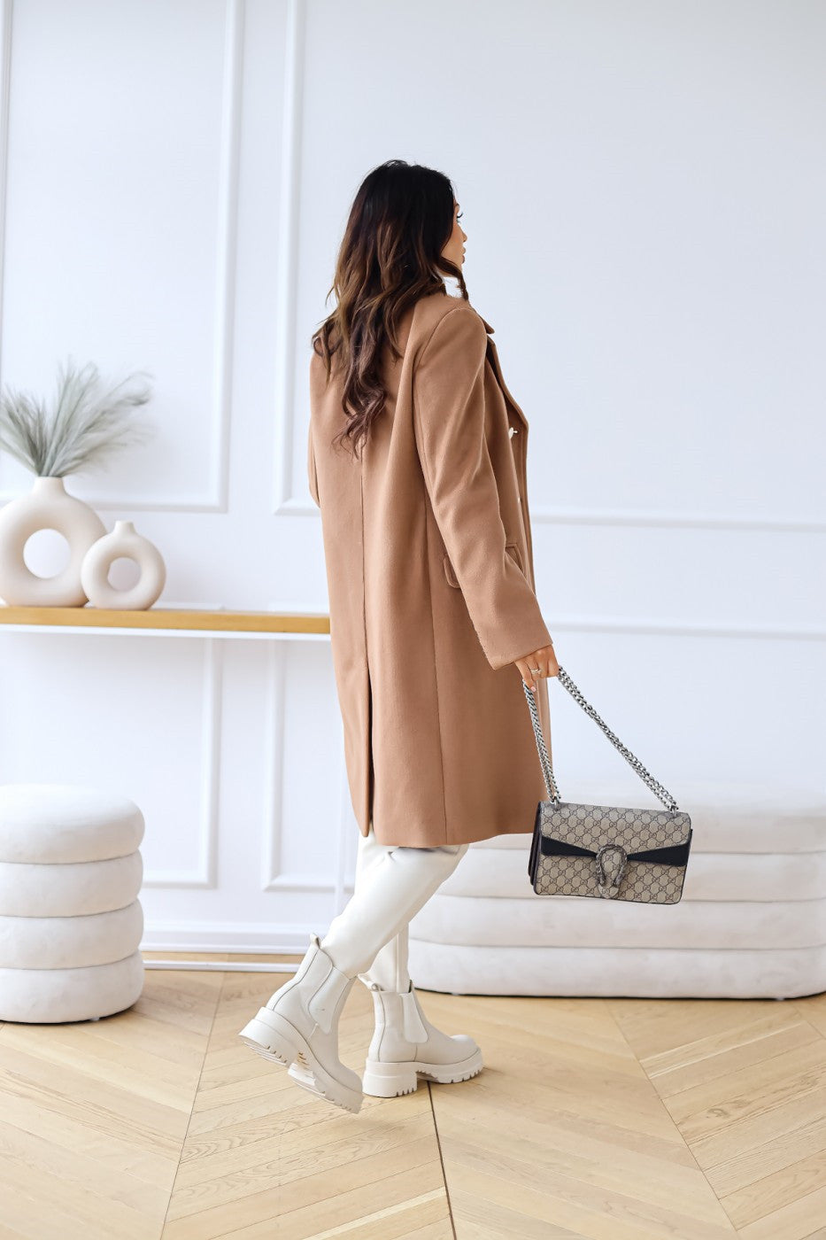 Manteau femme long à boutons coupe élégante en laine mélangée usage urbain
