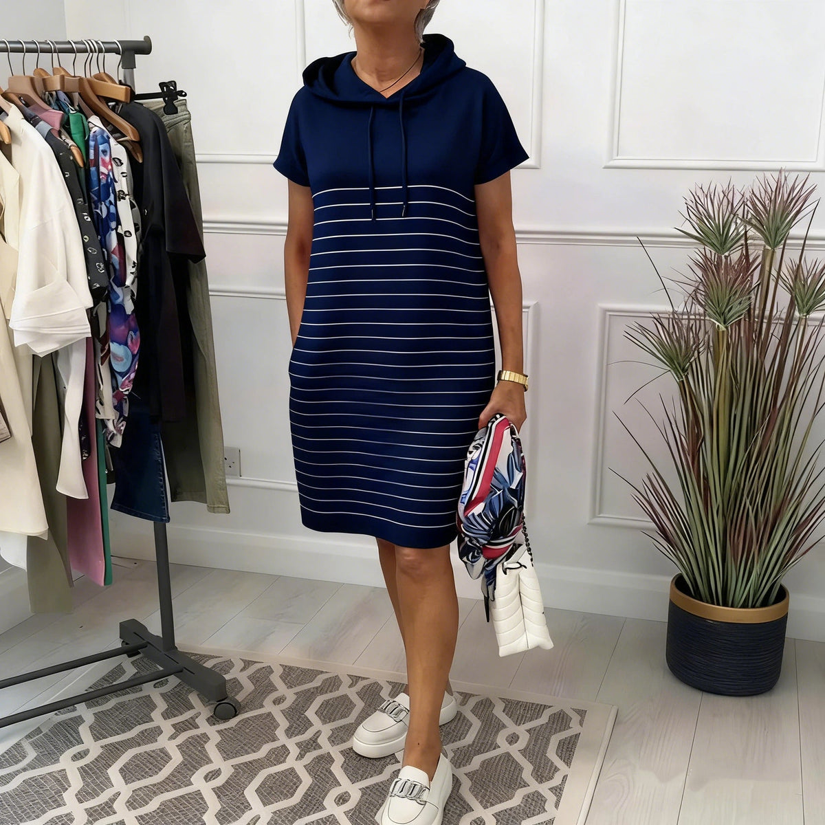 Robe Femme Décontractée à Capuche Rayée Manches Courtes Coupe Droite