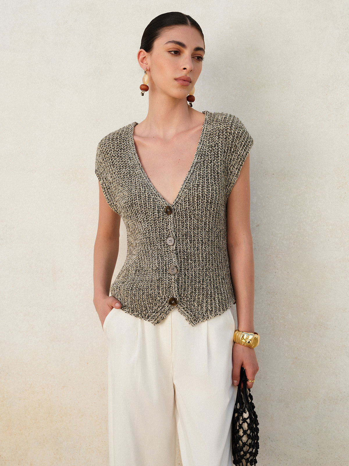 Gilet Femme Tricoté Sans Manches Fermeture Boutonnée Coupe Courte