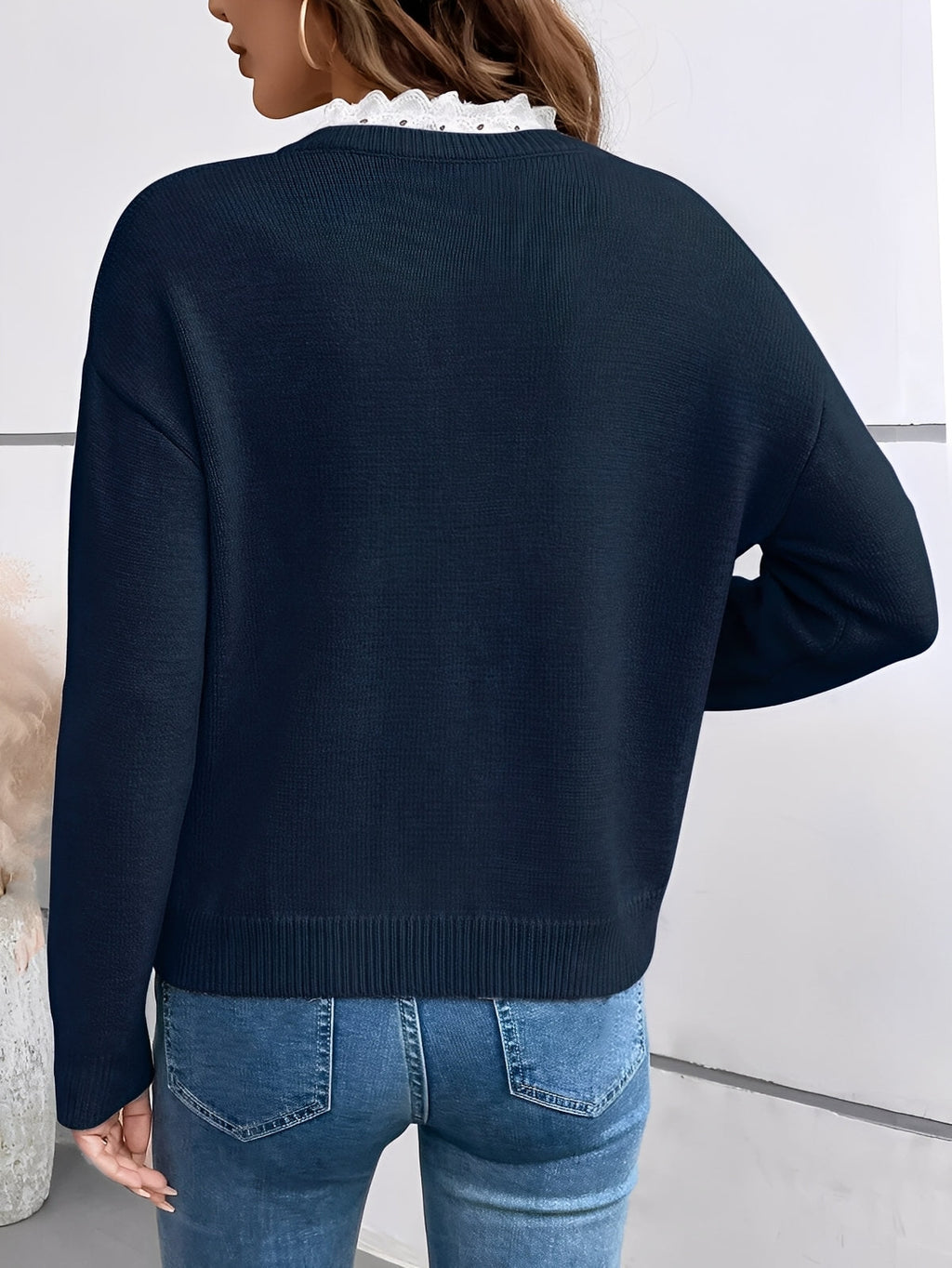 Pull Femme Élégant Col Dentelle – Décolleté V Chic