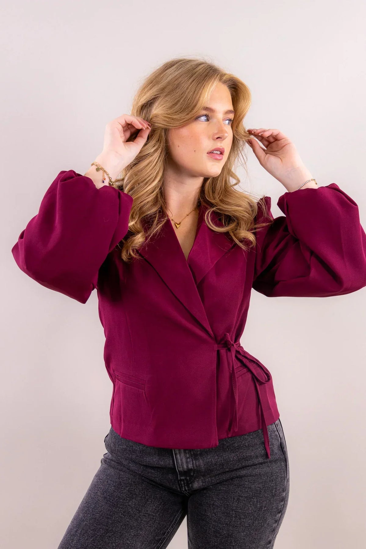 Blazer Femme Élégante à Manches Amples Chic Moderne et Allure Raffinée