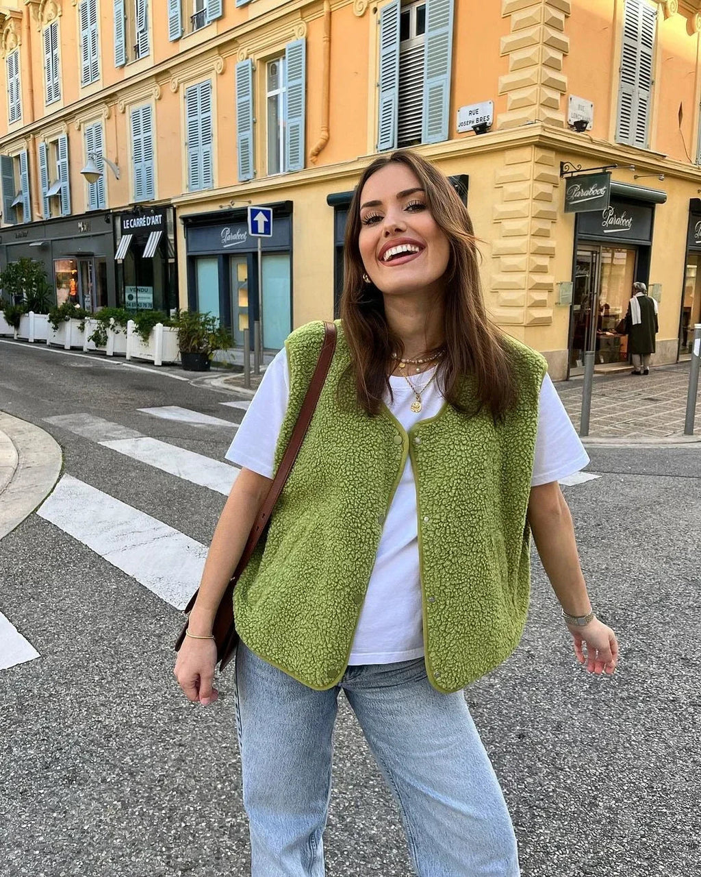 Doudoune sans manches femme – coupe légère et fermeture boutonnée