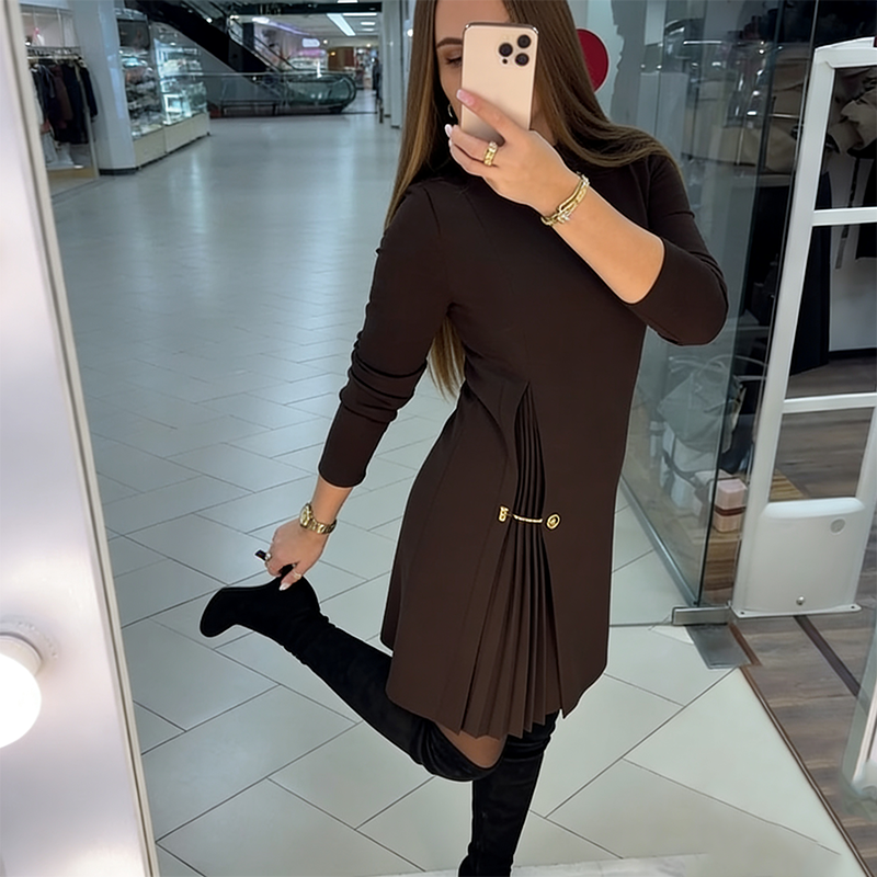 Robe femme élégante à panneau plissé asymétrique – Style moderne et raffiné