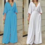 Combinaison femme élégante à col V croisé et jambes larges