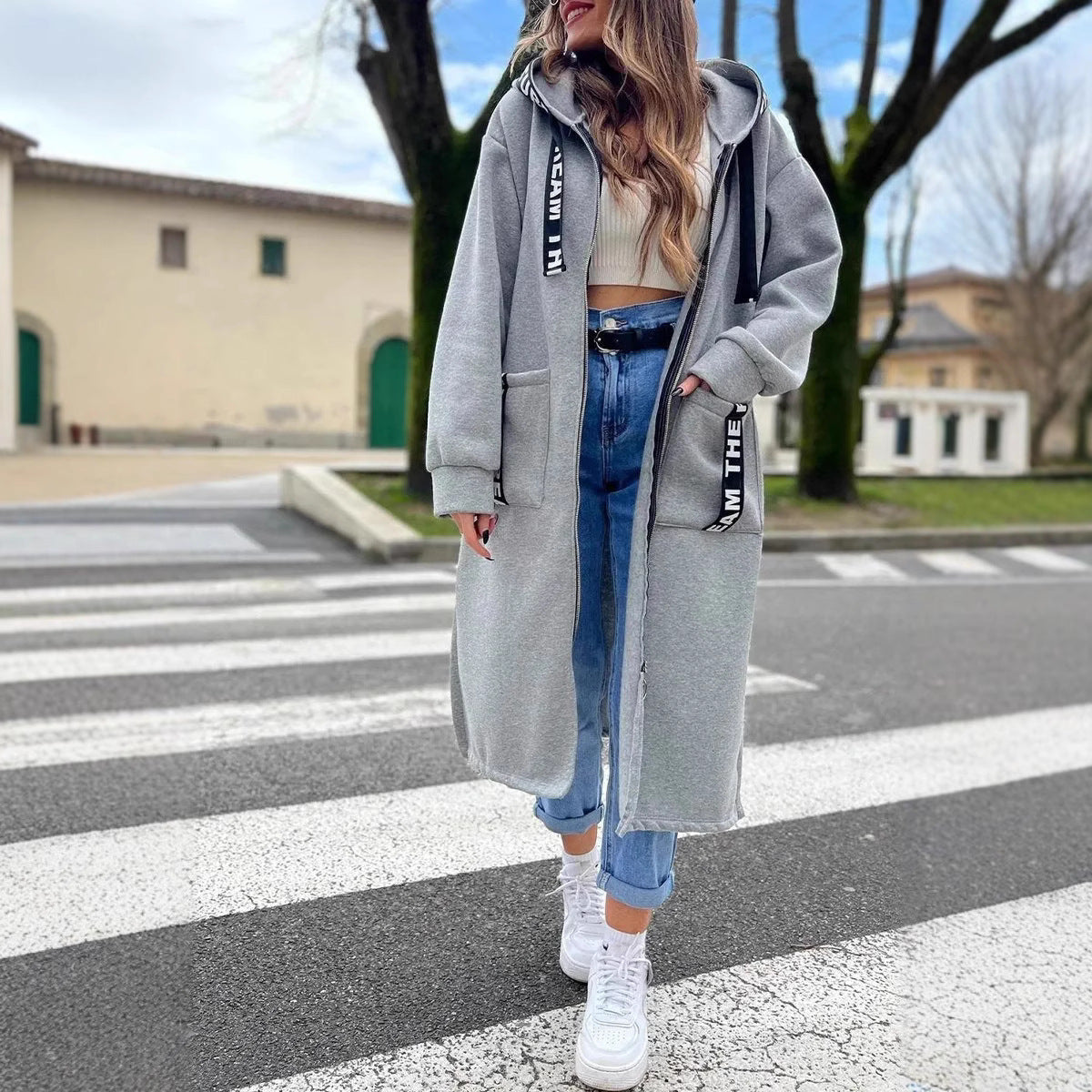 Manteau long femme à capuche style sweat – coupe ample confortable pour usage quotidien
