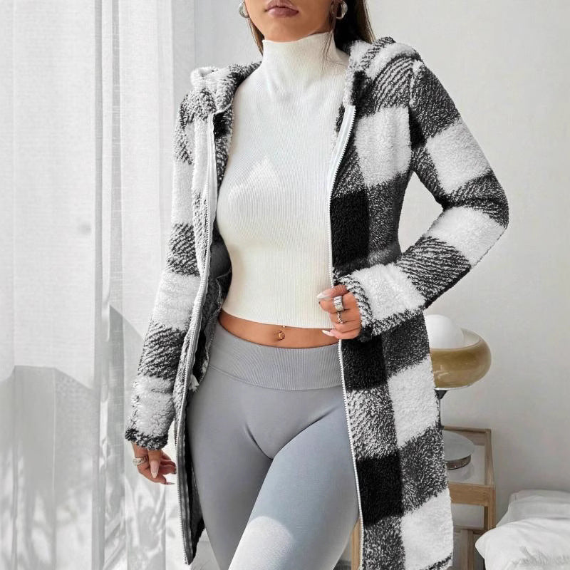 Veste femme longue à carreaux avec capuche – style cosy automne hiver