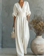 Combinaison femme à décolleté en V et pantalon fluide