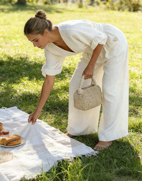 Combinaison femme à décolleté en V et pantalon fluide