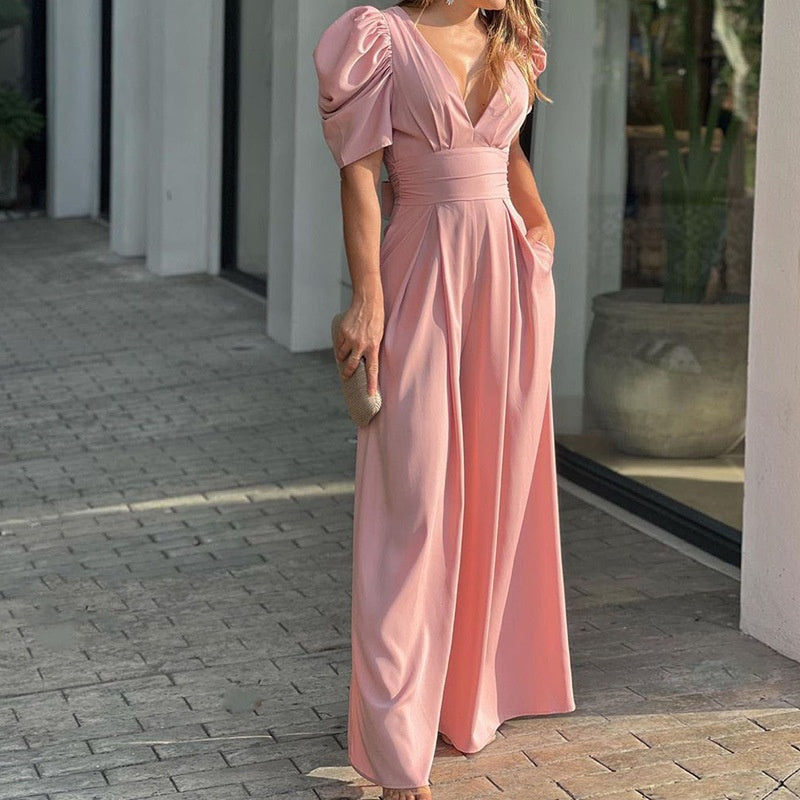 Combinaison femme élégante à col V et pantalon palazzo