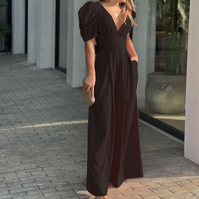 Combinaison femme élégante à col V et pantalon palazzo